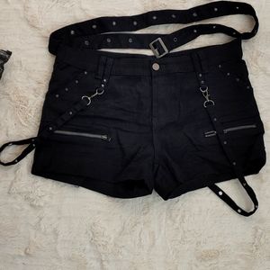 🚫SOLD🚫Black goth shorts